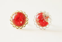 Load image into Gallery viewer, Resin Ring, Daisy Cherry Blossoms Silver Gold Plated Lace Circle Flower Red caldesia Rainbow Glow Reflection Sakura