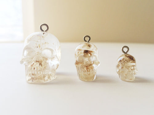 Resin Skull Daisy Necklace Real Flower Jewelry Transparent