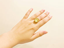 Load image into Gallery viewer, Resin Ring, Daisy Cherry Blossoms Silver Gold Plated Lace oval Flower green caldesia Rainbow Glow Reflection