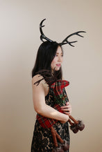 Load image into Gallery viewer, Antlers Reindeer Black Horn Demon Nymph Horn Headdress Christmas Wizard  Costume（Large）